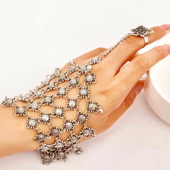 Jewelry - ✨✨New✨✨Multi - Layers Hand Bracelet ✨✨
